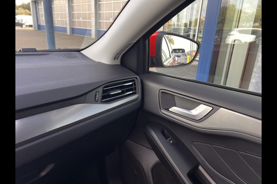 Ford Focus 1.0 EcoBoost Hybrid Titanium Cruise Control | PDC | Climate control