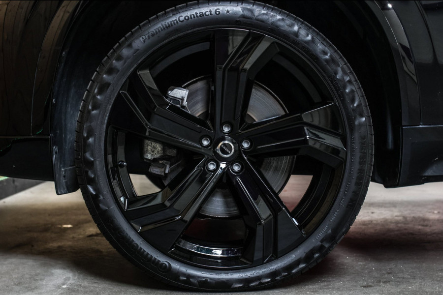 Volvo XC90 2.0 T8 Plug-in hybrid AWD Ultra Dark 7p. *Pano*Head-Up*H/K*