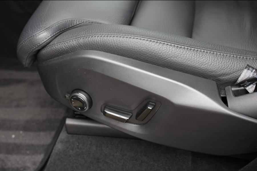 Volvo XC90 2.0 T8 Plug-in hybrid AWD Ultra Dark 7p. *Pano*Head-Up*H/K*