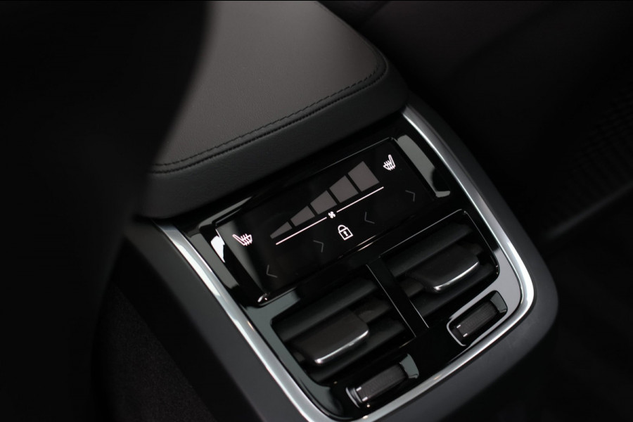 Volvo XC90 2.0 T8 Plug-in hybrid AWD Ultra Dark 7p. *Pano*Head-Up*H/K*