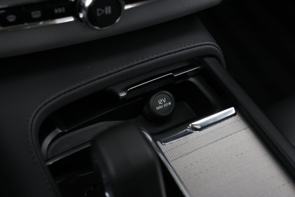 Volvo XC90 2.0 T8 Plug-in hybrid AWD Ultra Dark 7p. *Pano*Head-Up*H/K*