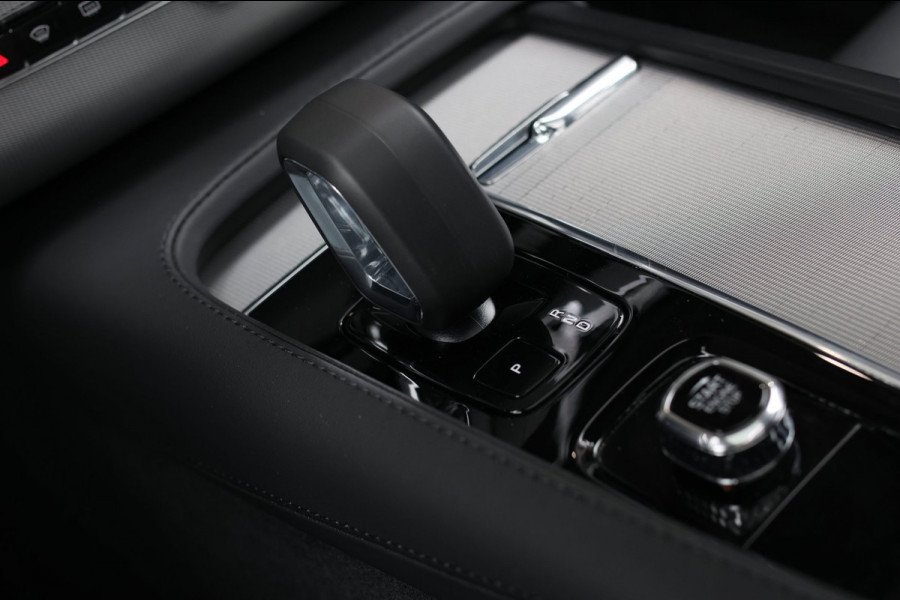 Volvo XC90 2.0 T8 Plug-in hybrid AWD Ultra Dark 7p. *Pano*Head-Up*H/K*