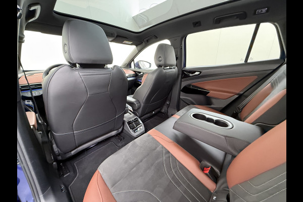 Volkswagen ID.4 82kWh 204PK Trekhaak Pano-Dak Leer/Alcantara Camera 3-Zone Ecc Adap.Cruise Matrix Led Led-a-lich dynamisch SOH 90% Apple Carplay Android Auto Isofix Privacy Glas Lmv 20" Led 1.000KG Trekgewicht 1e Eigenaar Origineel Nederlandse Auto