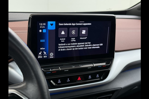 Volkswagen ID.4 82kWh 204PK Trekhaak Pano-Dak Leer/Alcantara Camera 3-Zone Ecc Adap.Cruise Matrix Led Led-a-lich dynamisch SOH 90% Apple Carplay Android Auto Isofix Privacy Glas Lmv 20" Led 1.000KG Trekgewicht 1e Eigenaar Origineel Nederlandse Auto
