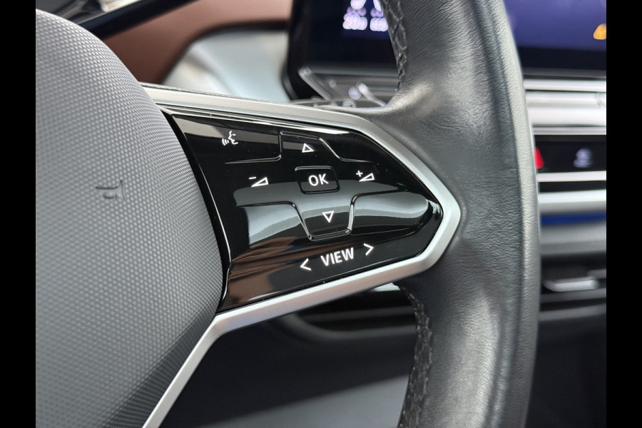 Volkswagen ID.4 82kWh 204PK Trekhaak Pano-Dak Leer/Alcantara Camera 3-Zone Ecc Adap.Cruise Matrix Led Led-a-lich dynamisch SOH 90% Apple Carplay Android Auto Isofix Privacy Glas Lmv 20" Led 1.000KG Trekgewicht 1e Eigenaar Origineel Nederlandse Auto