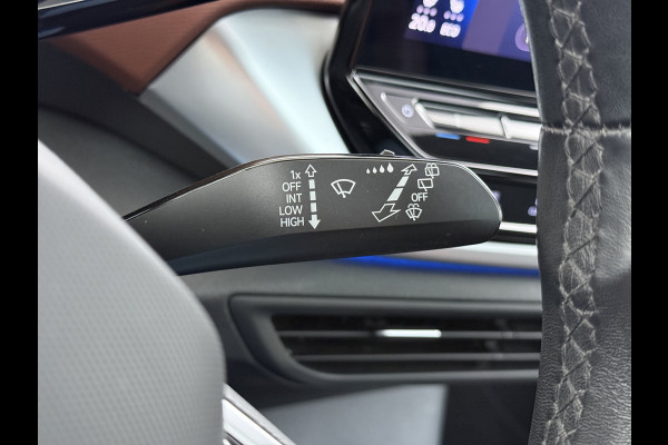 Volkswagen ID.4 82kWh 204PK Trekhaak Pano-Dak Leer/Alcantara Camera 3-Zone Ecc Adap.Cruise Matrix Led Led-a-lich dynamisch SOH 90% Apple Carplay Android Auto Isofix Privacy Glas Lmv 20" Led 1.000KG Trekgewicht 1e Eigenaar Origineel Nederlandse Auto