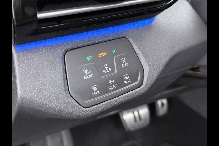 Volkswagen ID.4 82kWh 204PK Trekhaak Pano-Dak Leer/Alcantara Camera 3-Zone Ecc Adap.Cruise Matrix Led Led-a-lich dynamisch SOH 90% Apple Carplay Android Auto Isofix Privacy Glas Lmv 20" Led 1.000KG Trekgewicht 1e Eigenaar Origineel Nederlandse Auto