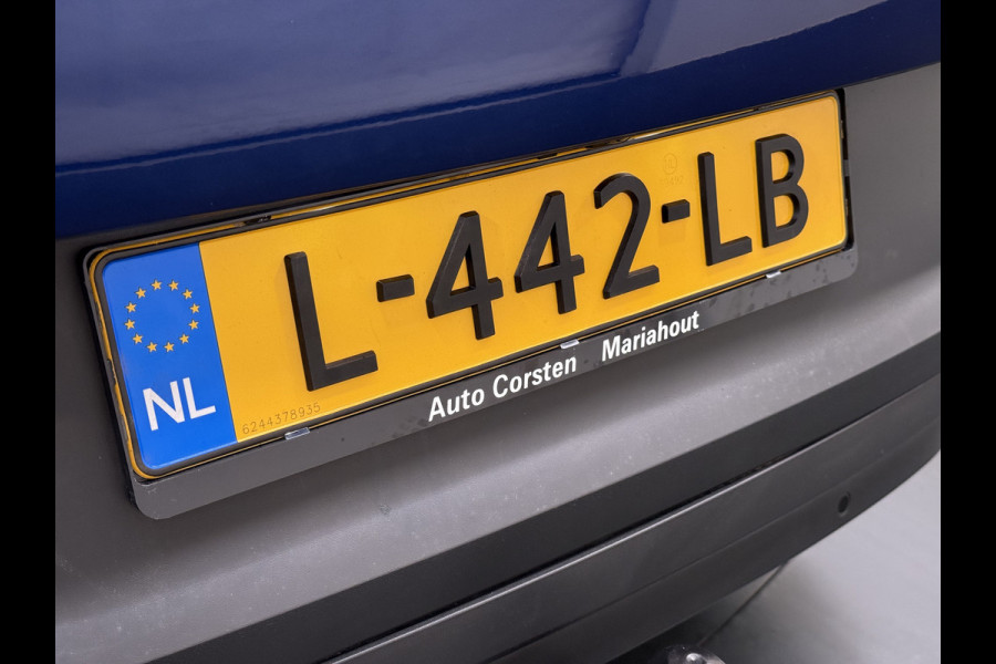 Volkswagen ID.4 82kWh 204PK Trekhaak Pano-Dak Leer/Alcantara Camera 3-Zone Ecc Adap.Cruise Matrix Led Led-a-lich dynamisch SOH 90% Apple Carplay Android Auto Isofix Privacy Glas Lmv 20" Led 1.000KG Trekgewicht 1e Eigenaar Origineel Nederlandse Auto