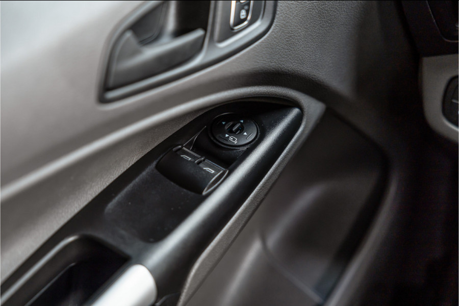Ford Transit Connect 1.5 EcoBlue L2 | L+R Schuifdeur | Bi-Xenon | Blind Spot | Cruise control | Trekhaak | Navigatie | Camera | CarPlay | Stoelverwarming | Dealer onderhouden | Nieuwe APK