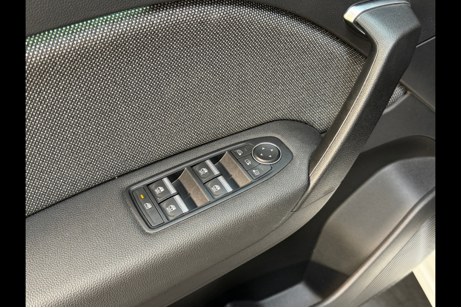 Renault Captur 1.6 E-Tech full hybrid 145 techno | Camera | Virtual Dash | ACC | Climate | Automaat | ZGAN | NL Auto | NAP