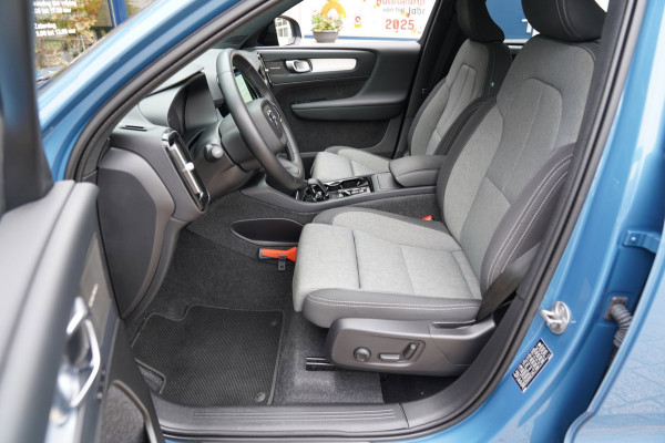 Volvo XC40 2.0 B4 Plus Dark|Prijs rijklaar incl 12 mnd garantie|Elek Thaak Camera Harman Kardon