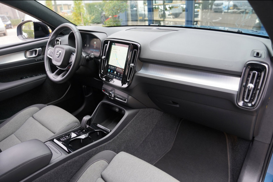 Volvo XC40 2.0 B4 Plus Dark|Prijs rijklaar incl 12 mnd garantie|Elek Thaak Camera Harman Kardon