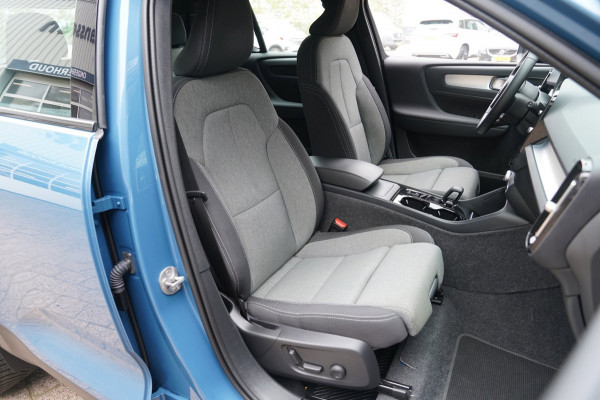 Volvo XC40 2.0 B4 Plus Dark|Prijs rijklaar incl 12 mnd garantie|Elek Thaak Camera Harman Kardon