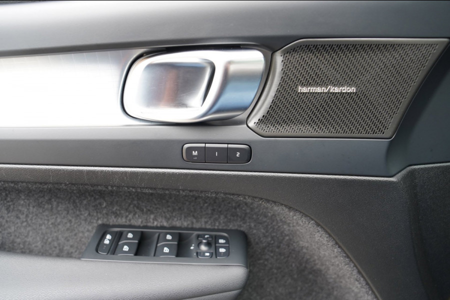Volvo XC40 2.0 B4 Plus Dark|Prijs rijklaar incl 12 mnd garantie|Elek Thaak Camera Harman Kardon