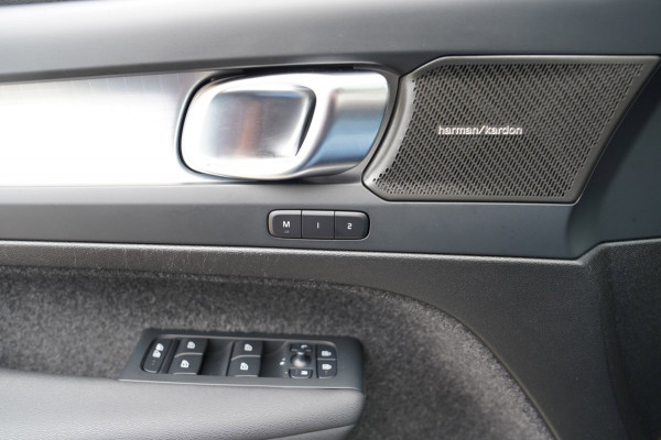 Volvo XC40 2.0 B4 Plus Dark|Prijs rijklaar incl 12 mnd garantie|Elek Thaak Camera Harman Kardon
