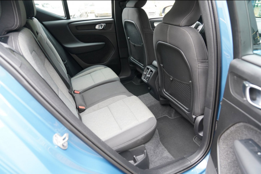 Volvo XC40 2.0 B4 Plus Dark|Prijs rijklaar incl 12 mnd garantie|Elek Thaak Camera Harman Kardon