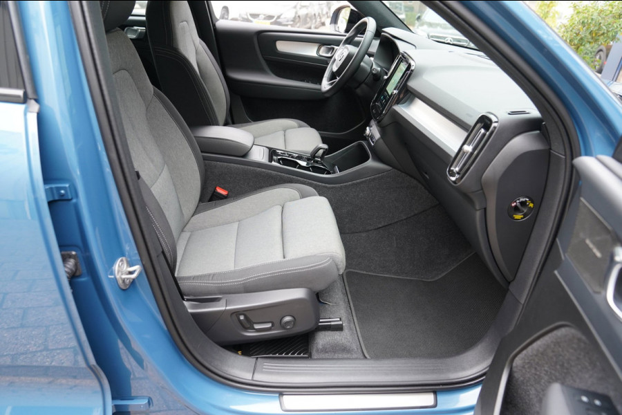 Volvo XC40 2.0 B4 Plus Dark|Prijs rijklaar incl 12 mnd garantie|Elek Thaak Camera Harman Kardon