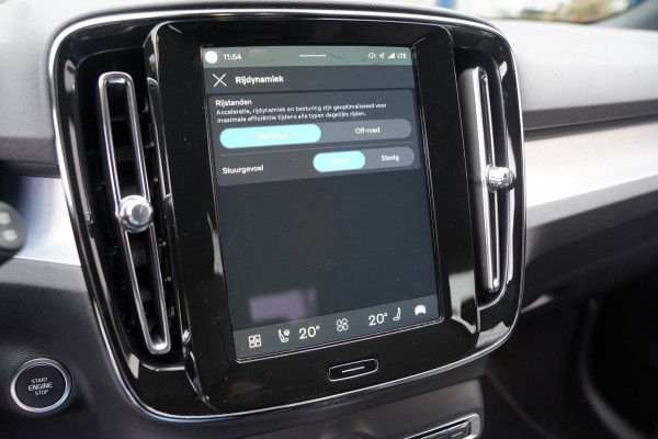 Volvo XC40 2.0 B4 Plus Dark|Prijs rijklaar incl 12 mnd garantie|Elek Thaak Camera Harman Kardon