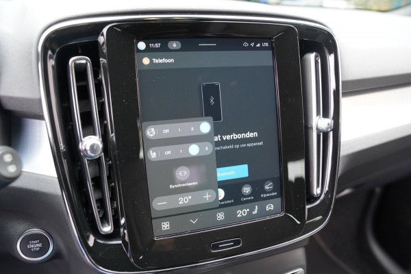 Volvo XC40 2.0 B4 Plus Dark|Prijs rijklaar incl 12 mnd garantie|Elek Thaak Camera Harman Kardon