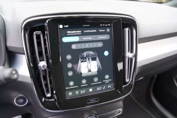 Volvo XC40 2.0 B4 Plus Dark|Prijs rijklaar incl 12 mnd garantie|Elek Thaak Camera Harman Kardon