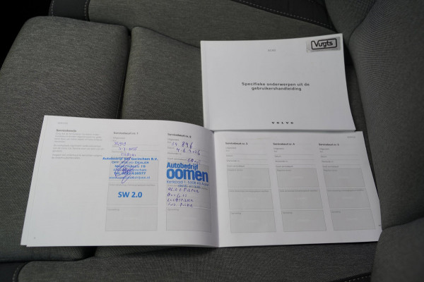 Volvo XC40 2.0 B4 Plus Dark|Prijs rijklaar incl 12 mnd garantie|Elek Thaak Camera Harman Kardon