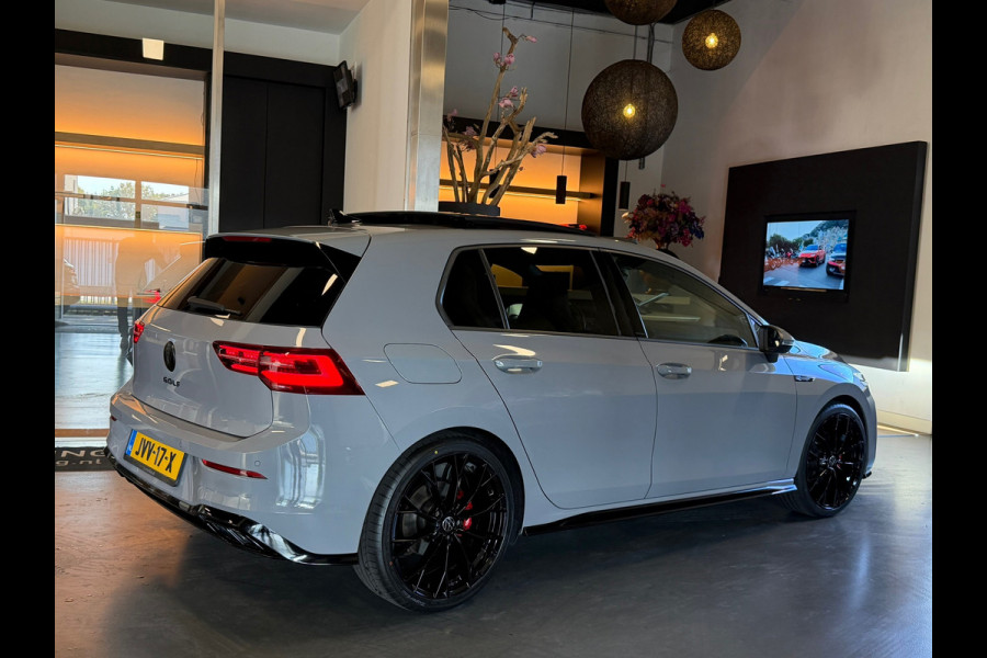 Volkswagen Golf 1.5 eTSI R-Line Panorama IQ-lights Harman Kardon