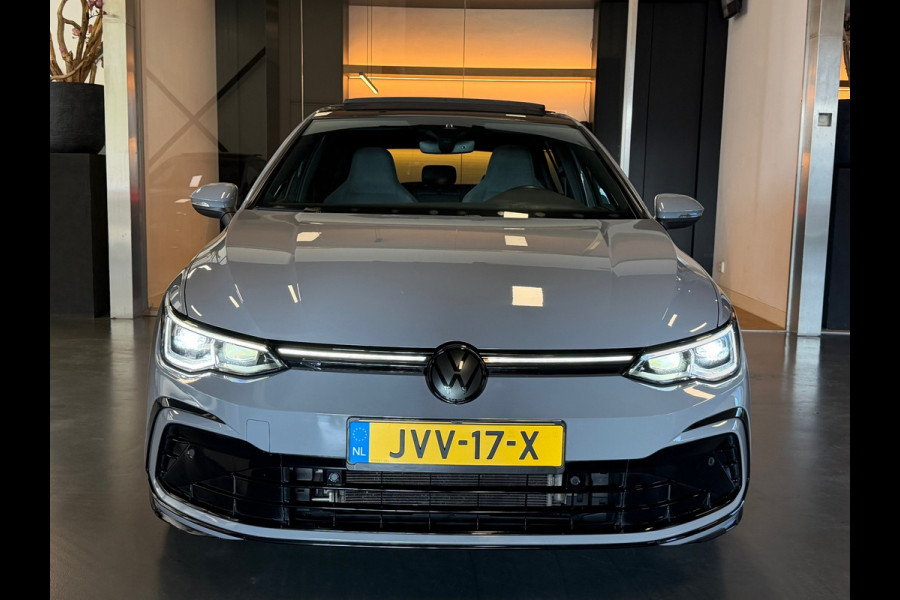 Volkswagen Golf 1.5 eTSI R-Line Panorama IQ-lights Harman Kardon