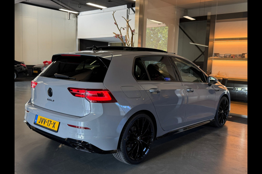 Volkswagen Golf 1.5 eTSI R-Line Panorama IQ-lights Harman Kardon