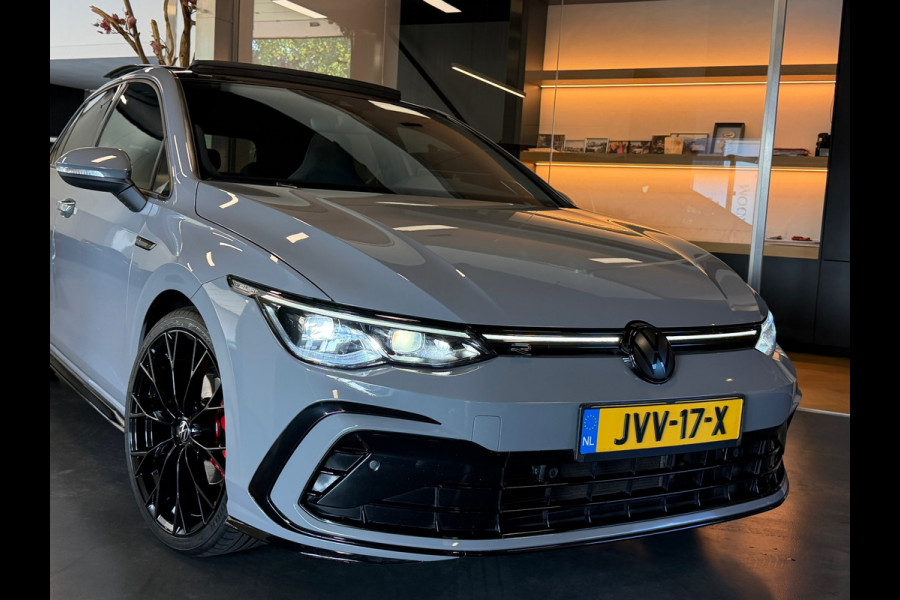Volkswagen Golf 1.5 eTSI R-Line Panorama IQ-lights Harman Kardon
