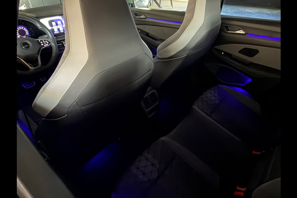 Volkswagen Golf 1.5 eTSI R-Line Panorama IQ-lights Harman Kardon