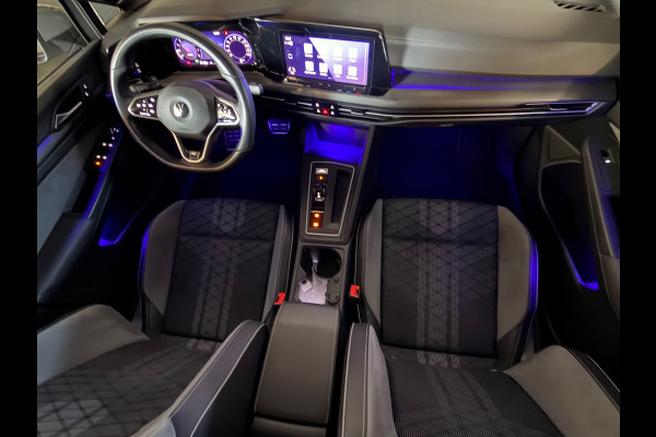 Volkswagen Golf 1.5 eTSI R-Line Panorama IQ-lights Harman Kardon