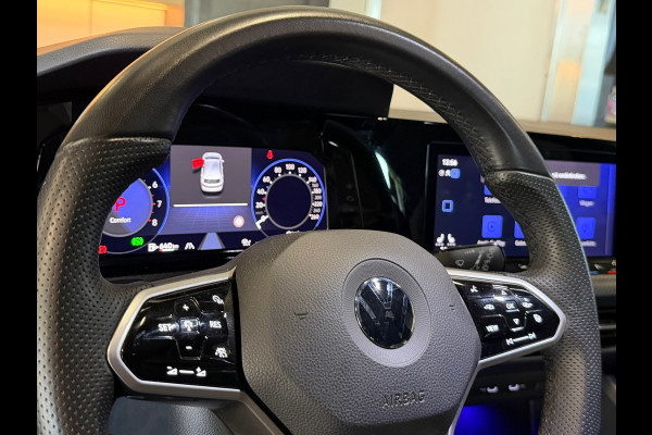 Volkswagen Golf 1.5 eTSI R-Line Panorama IQ-lights Harman Kardon