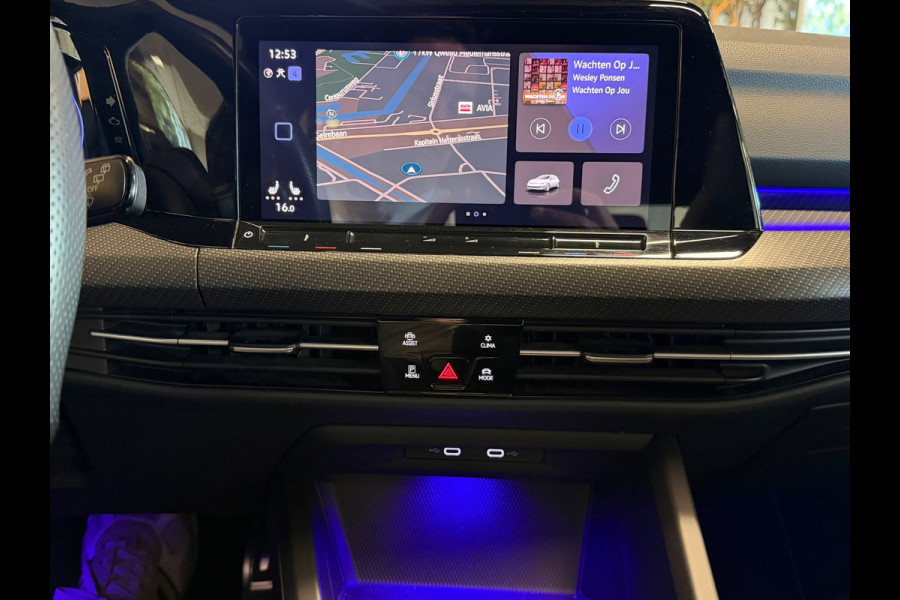 Volkswagen Golf 1.5 eTSI R-Line Panorama IQ-lights Harman Kardon