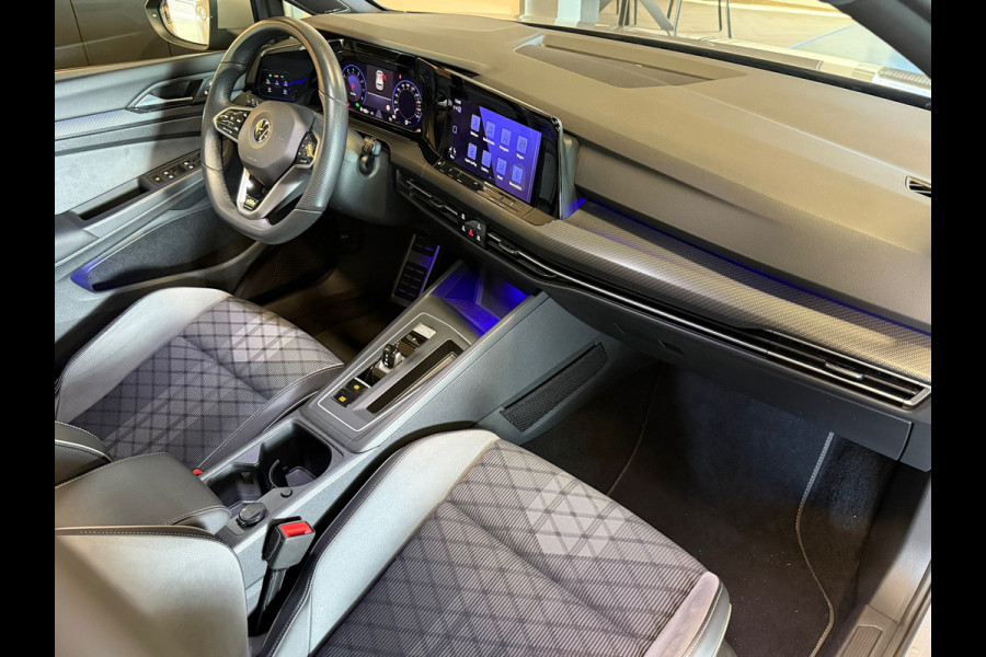 Volkswagen Golf 1.5 eTSI R-Line Panorama IQ-lights Harman Kardon