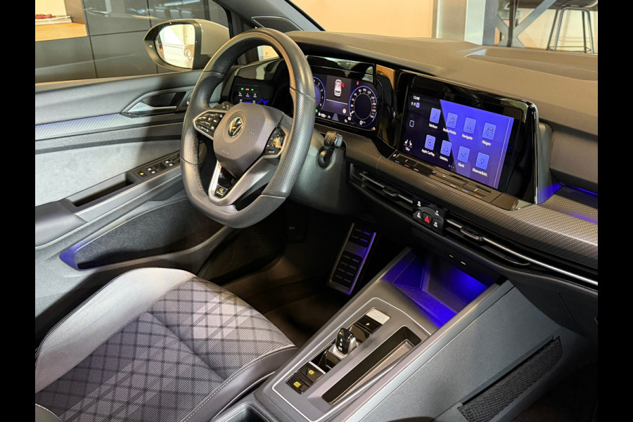 Volkswagen Golf 1.5 eTSI R-Line Panorama IQ-lights Harman Kardon