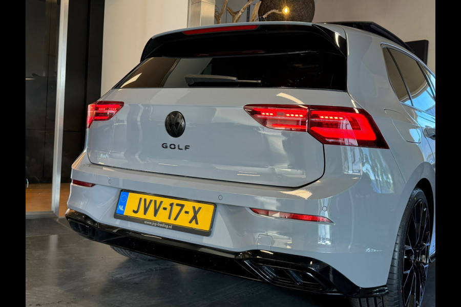 Volkswagen Golf 1.5 eTSI R-Line Panorama IQ-lights Harman Kardon