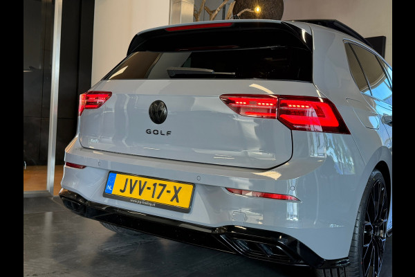 Volkswagen Golf 1.5 eTSI R-Line Panorama IQ-lights Harman Kardon