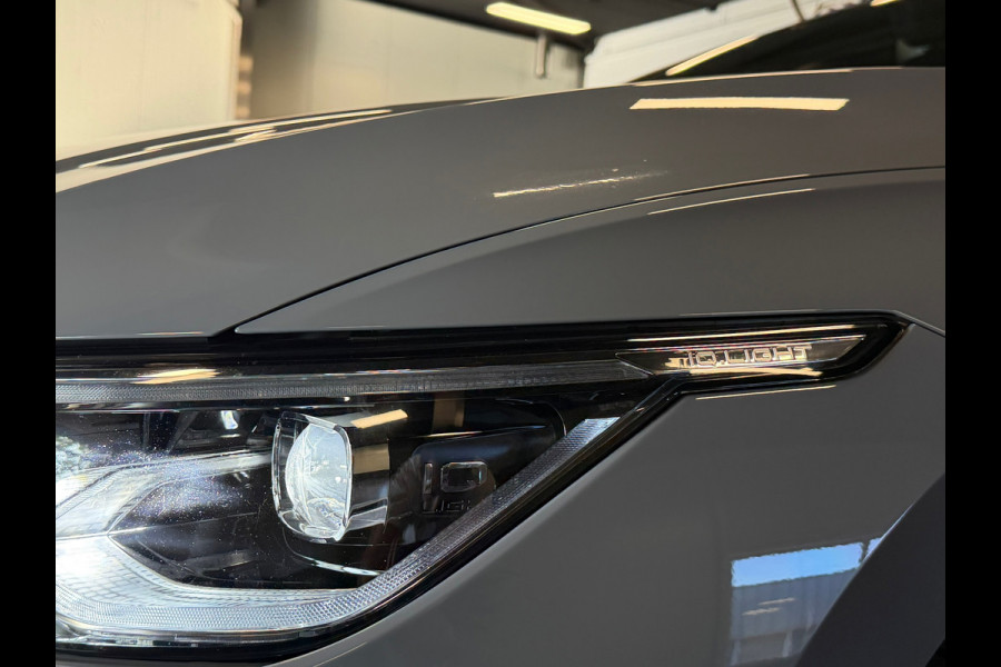Volkswagen Golf 1.5 eTSI R-Line Panorama IQ-lights Harman Kardon