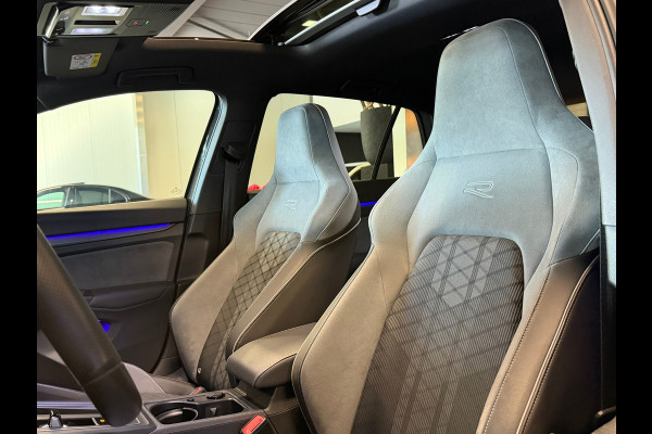 Volkswagen Golf 1.5 eTSI R-Line Panorama IQ-lights Harman Kardon