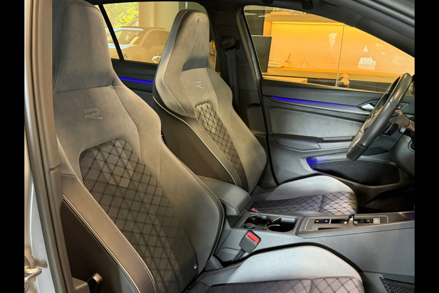 Volkswagen Golf 1.5 eTSI R-Line Panorama IQ-lights Harman Kardon