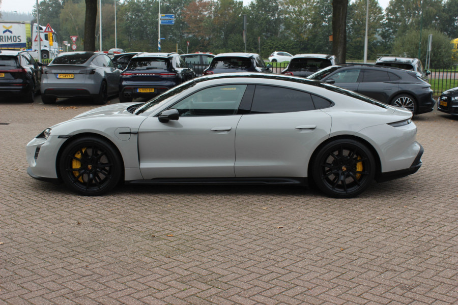 Porsche Taycan GTS 93 kWh / SoH 89,2% / Keramisch / Panoramadak / 360Camera / Achterasbesturing / Passenger Display / Burmester / Keyless / 21'' / Carbon / Ventilatie / Sportchrono+Design / Luchtvering / Dodehoek / DA