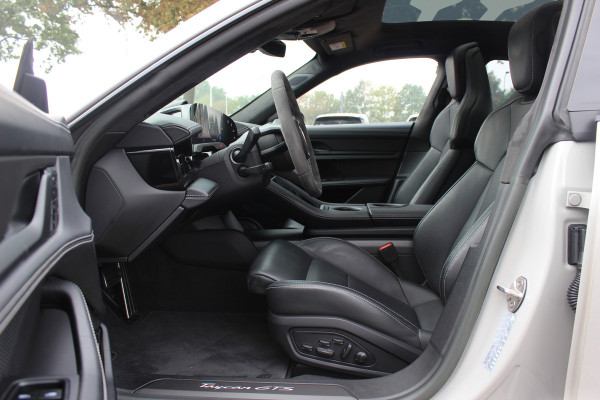 Porsche Taycan GTS 93 kWh / SoH 89,2% / Keramisch / Panoramadak / 360Camera / Achterasbesturing / Passenger Display / Burmester / Keyless / 21'' / Carbon / Ventilatie / Sportchrono+Design / Luchtvering / Dodehoek / DA