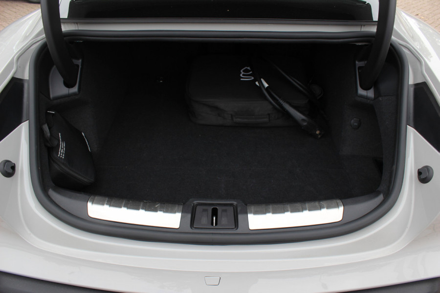 Porsche Taycan GTS 93 kWh / SoH 89,2% / Keramisch / Panoramadak / 360Camera / Achterasbesturing / Passenger Display / Burmester / Keyless / 21'' / Carbon / Ventilatie / Sportchrono+Design / Luchtvering / Dodehoek / DA