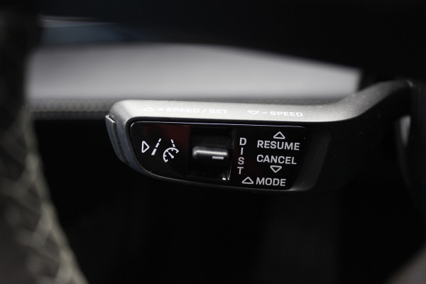 Porsche Taycan GTS 93 kWh / SoH 89,2% / Keramisch / Panoramadak / 360Camera / Achterasbesturing / Passenger Display / Burmester / Keyless / 21'' / Carbon / Ventilatie / Sportchrono+Design / Luchtvering / Dodehoek / DA