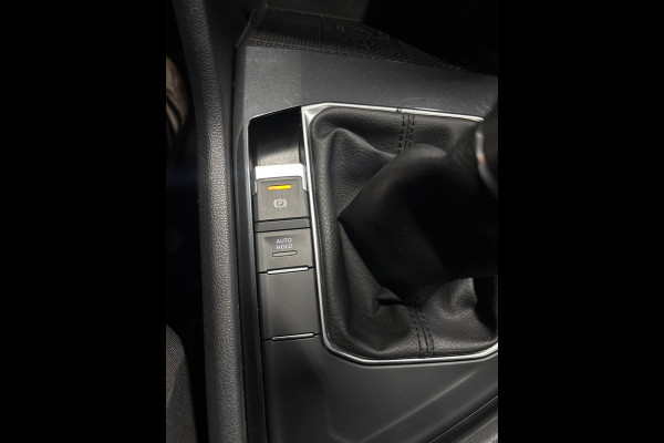 Volkswagen Tiguan 1.5 TSI Comfortline Business Navi | Clima |ACC |PDC | Trekhaak