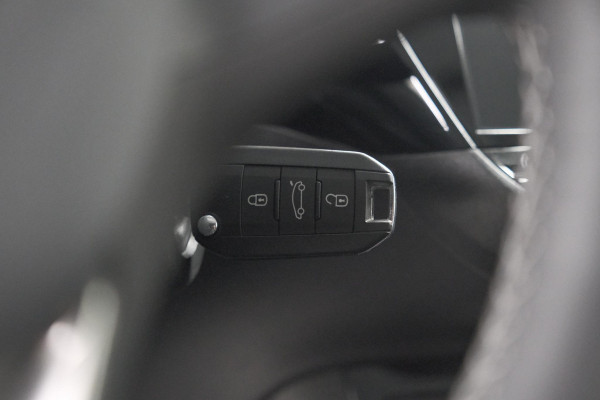 Opel Corsa Turbo 100 Level 3 | Stoelverwarming | Navigatie | Parkeersensoren | Apple Carplay
