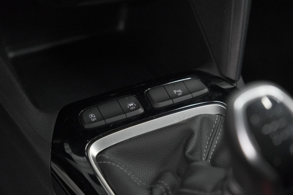 Opel Corsa Turbo 100 Level 3 | Stoelverwarming | Navigatie | Parkeersensoren | Apple Carplay