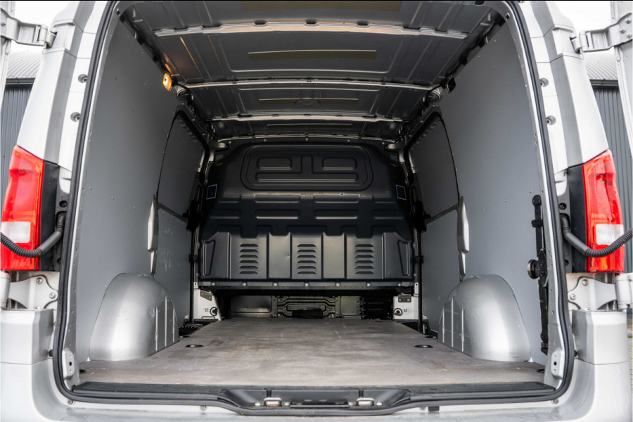Mercedes-Benz Vito 114 CDI L2H1 | 140PK | Automaat | Camera | Cruise | 1e Eigenaar | PDC | Zijschuifdeur L+R | Climatronic | Trekhaak