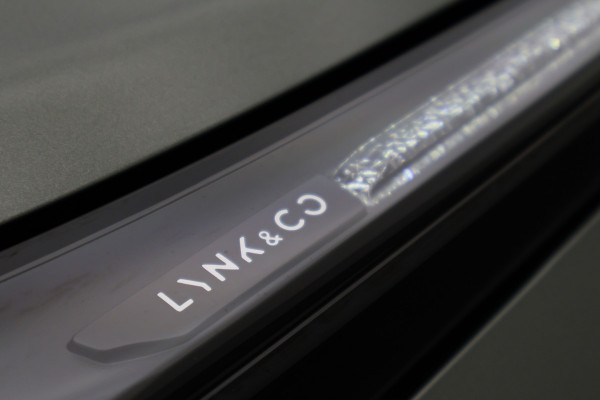Lynk & Co 08 1.5 More Panoramadak, H&K Sound, ACC, 360° Camera, Ventilatie/Massage Stoelen, DAB, 21''