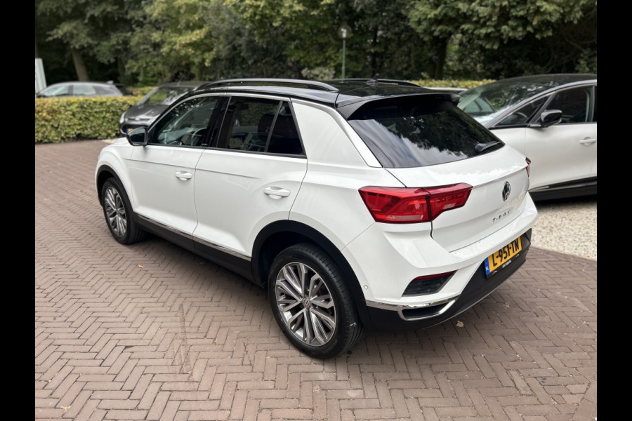 Volkswagen T-Roc 1.5 TSI 150pk Automaat Navi, ACC, 18" LMV, Trekhaak afn.